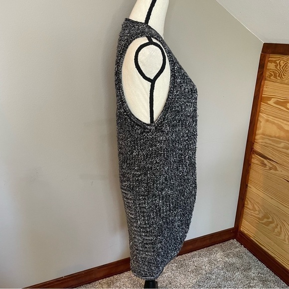 Maurices Sleeveless Crochet Knit Duster Vest Small - Picture 3 of 7